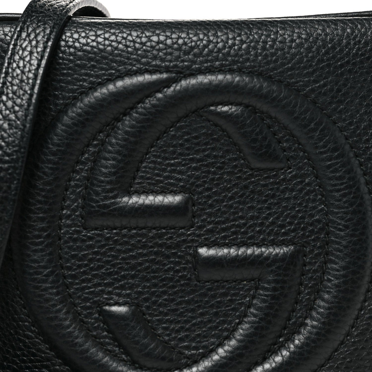 Pebbled Calfskin Small Soho Disco Bag Black product image 8, provided for visual reference and product detail review