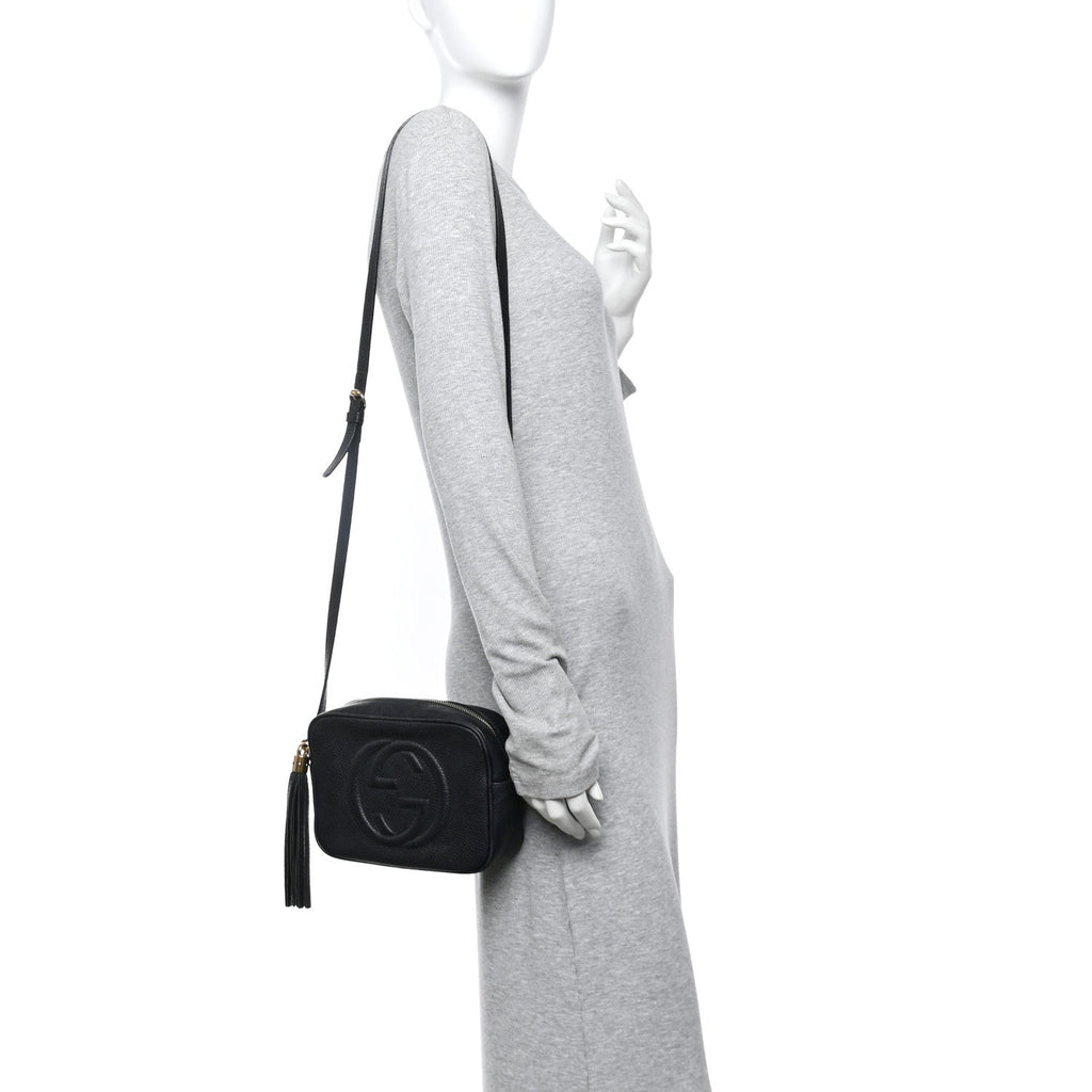 Pebbled Calfskin Small Soho Disco Bag Black product image 2, provided for visual reference and product detail review