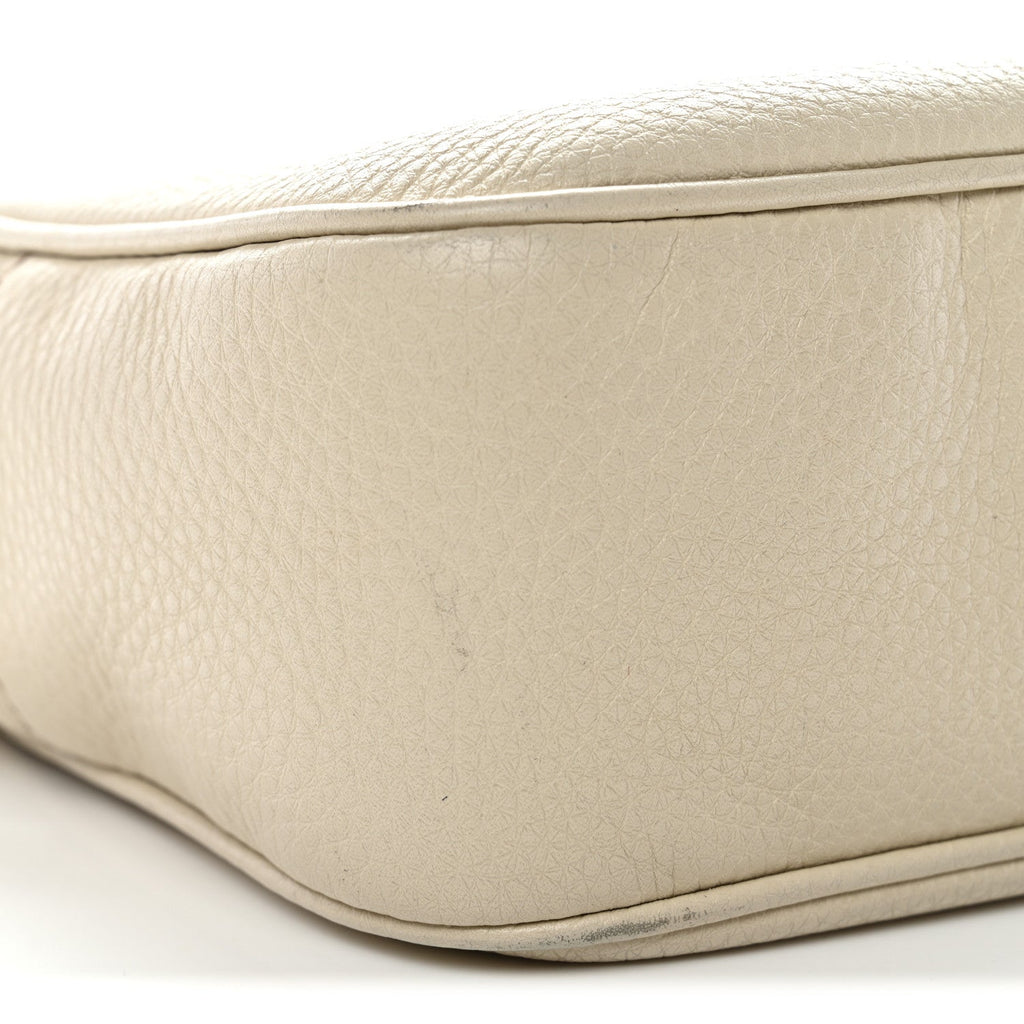 Pebbled Calfskin Small Soho Disco Bag Off White product image 25, provided for visual reference and product detail review