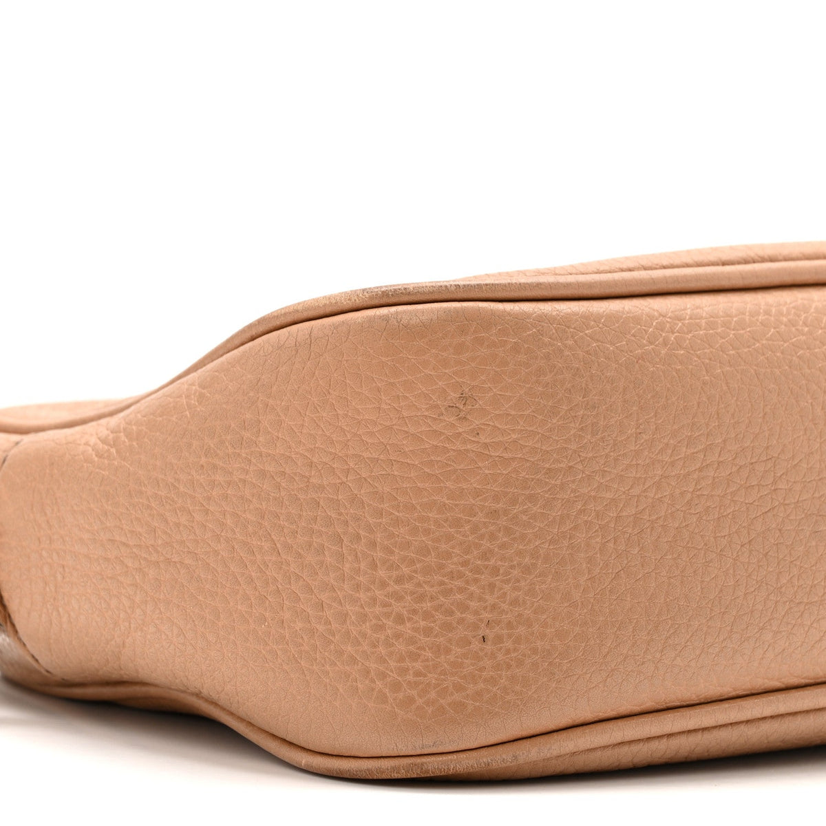 Pebbled Calfskin Small Soho Disco Bag Camelia product image 9, provided for visual reference and product detail review