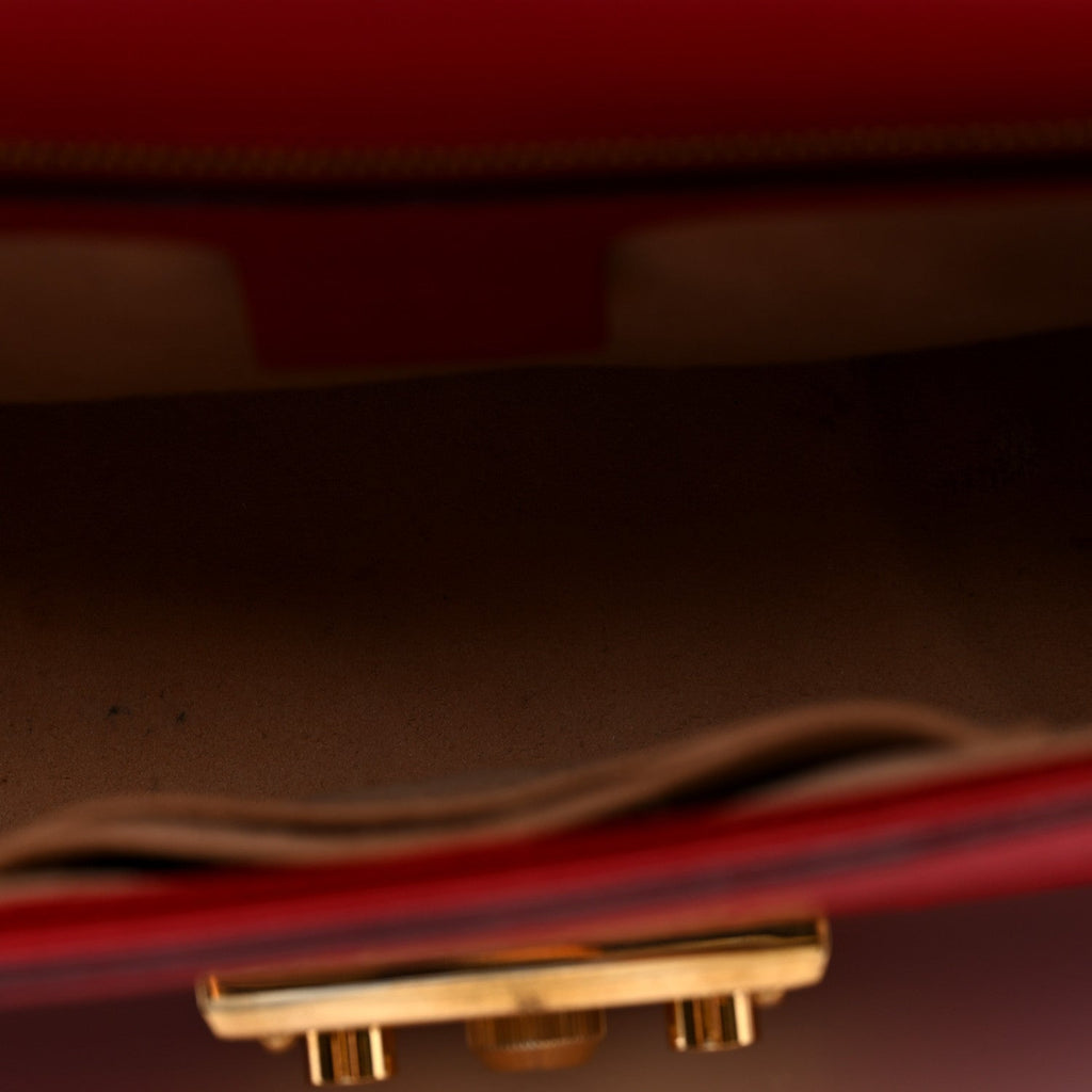 Guccissima Medium Padlock Shoulder Bag Hibiscus Red product image 5, provided for visual reference and product detail review