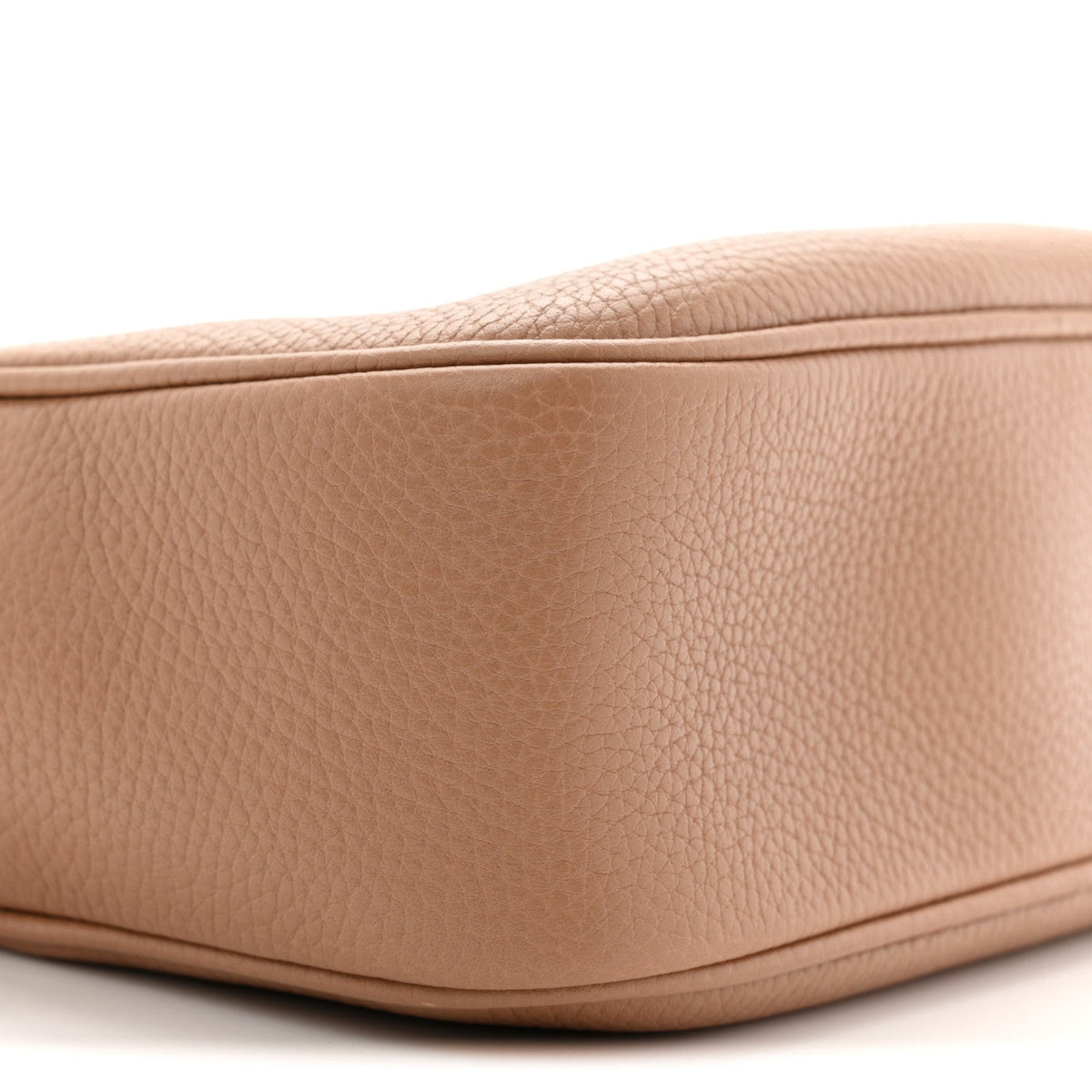 Pebbled Calfskin Small Soho Disco Bag Camelia product image 9, provided for visual reference and product detail review