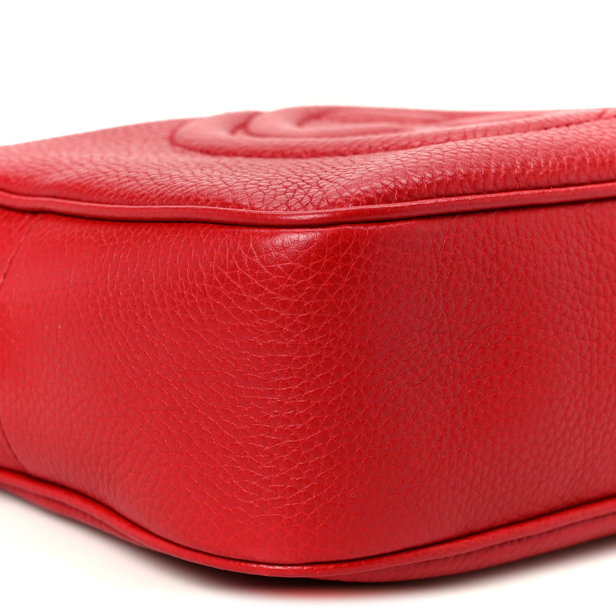 Pebbled Calfskin Small Soho Disco Bag Vibrant Red product image 9, provided for visual reference and product detail review