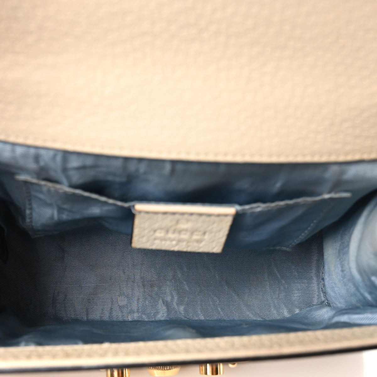 Grained Calfskin Bee Star Small Padlock Shoulder Bag White product image 5, provided for visual reference and product detail