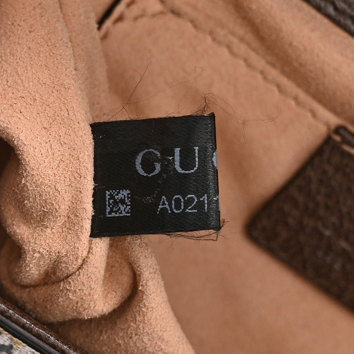 GG Supreme Monogram Bengal Small Padlock Shoulder Bag Beige Pink product image 8, provided for visual reference and product