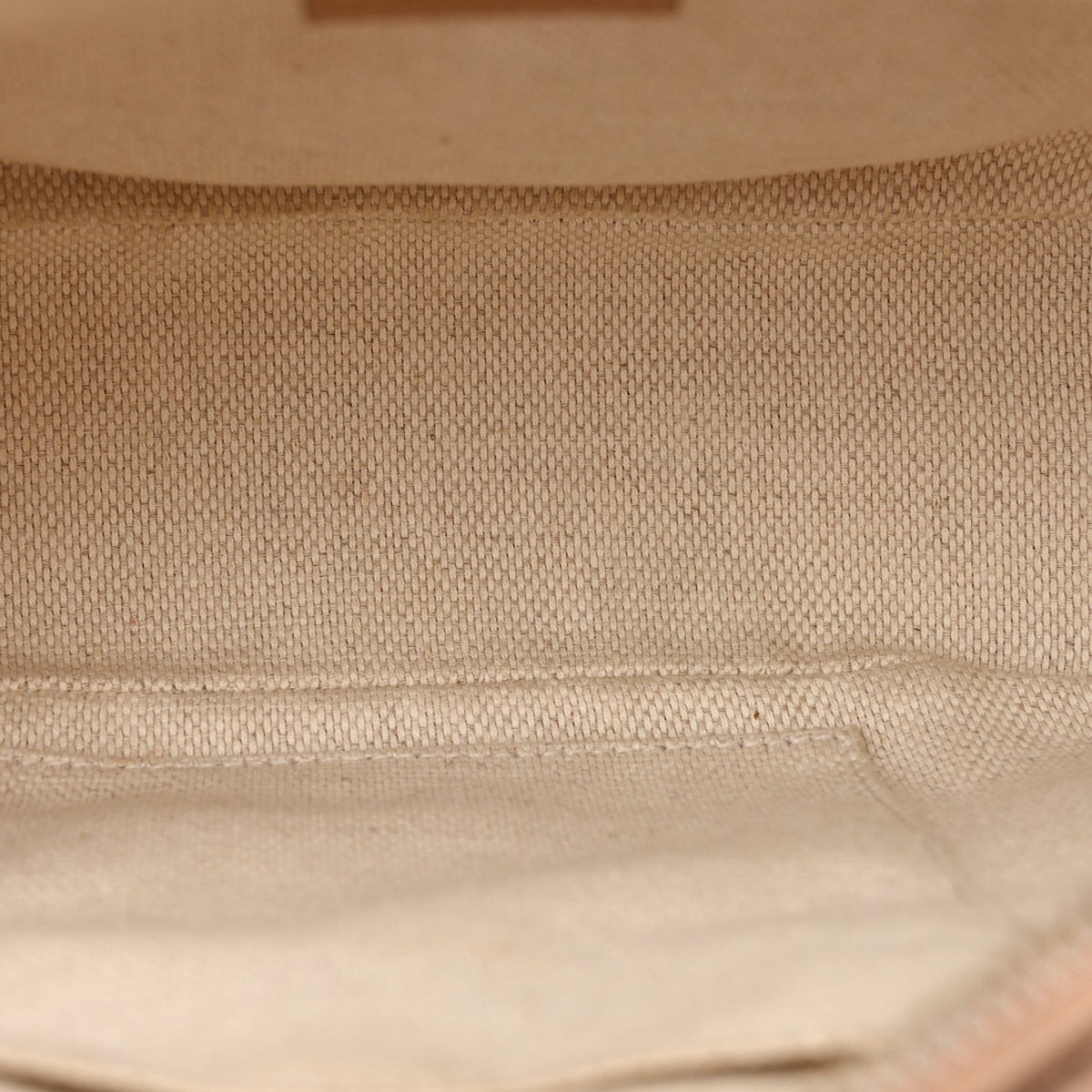 Pebbled Calfskin Small Soho Disco Bag Camelia product image 5, provided for visual reference and product detail review