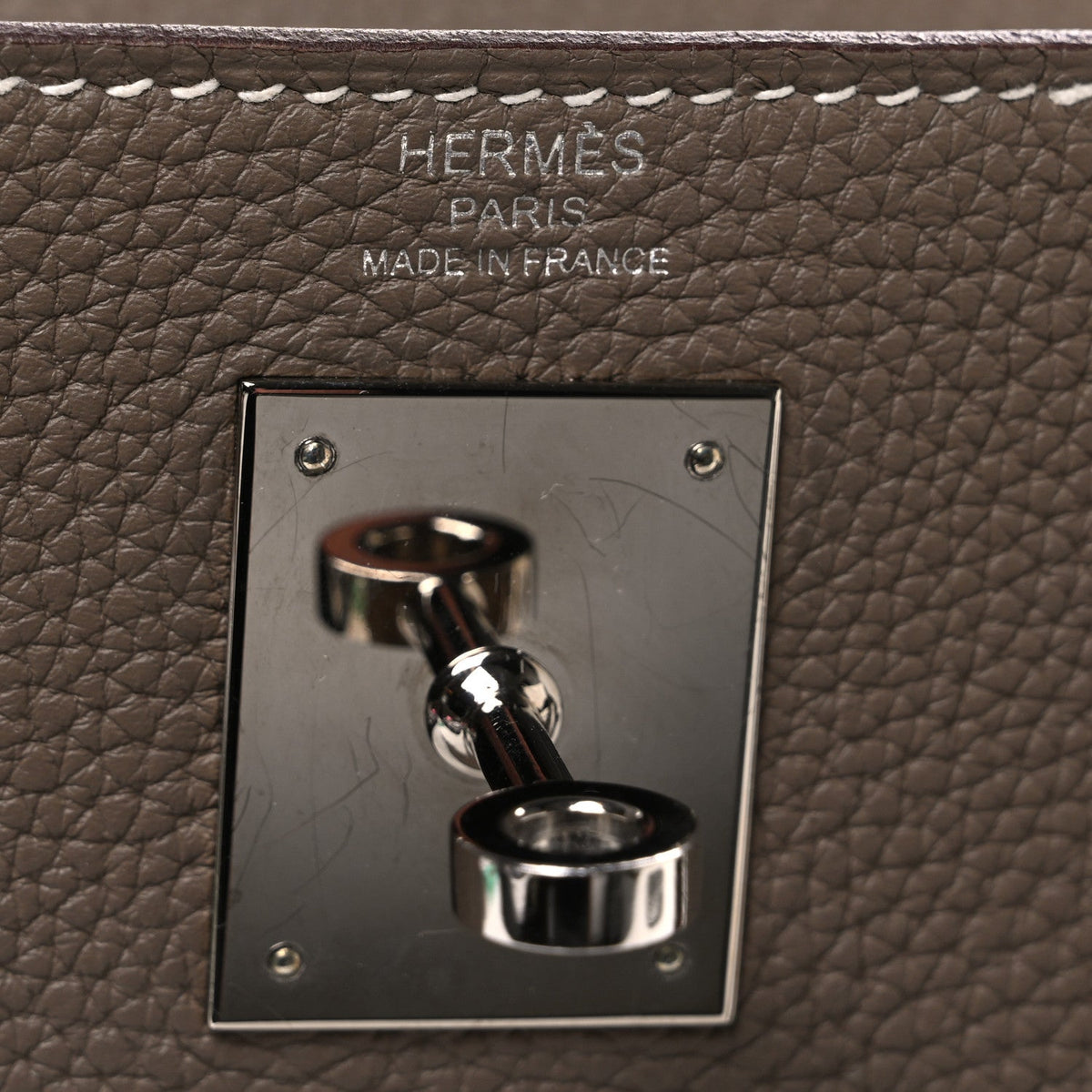 Togo Kelly Retourne 28 Etoupe product image 6, provided for visual reference and product detail review