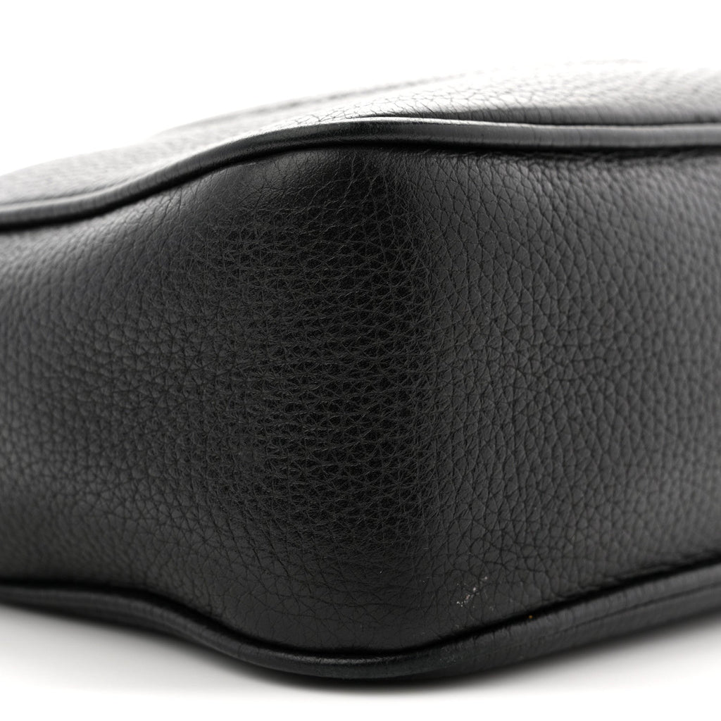 Pebbled Calfskin Small Soho Disco Bag Black product image 9, provided for visual reference and product detail review