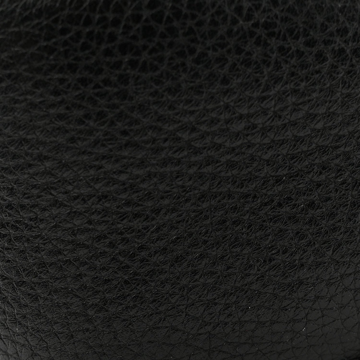 Pebbled Calfskin Small Soho Disco Bag Black product image 15, provided for visual reference and product detail review