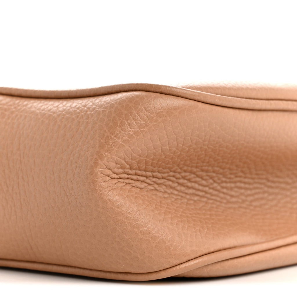 Pebbled Calfskin Small Soho Disco Bag Camelia product image 9, provided for visual reference and product detail review