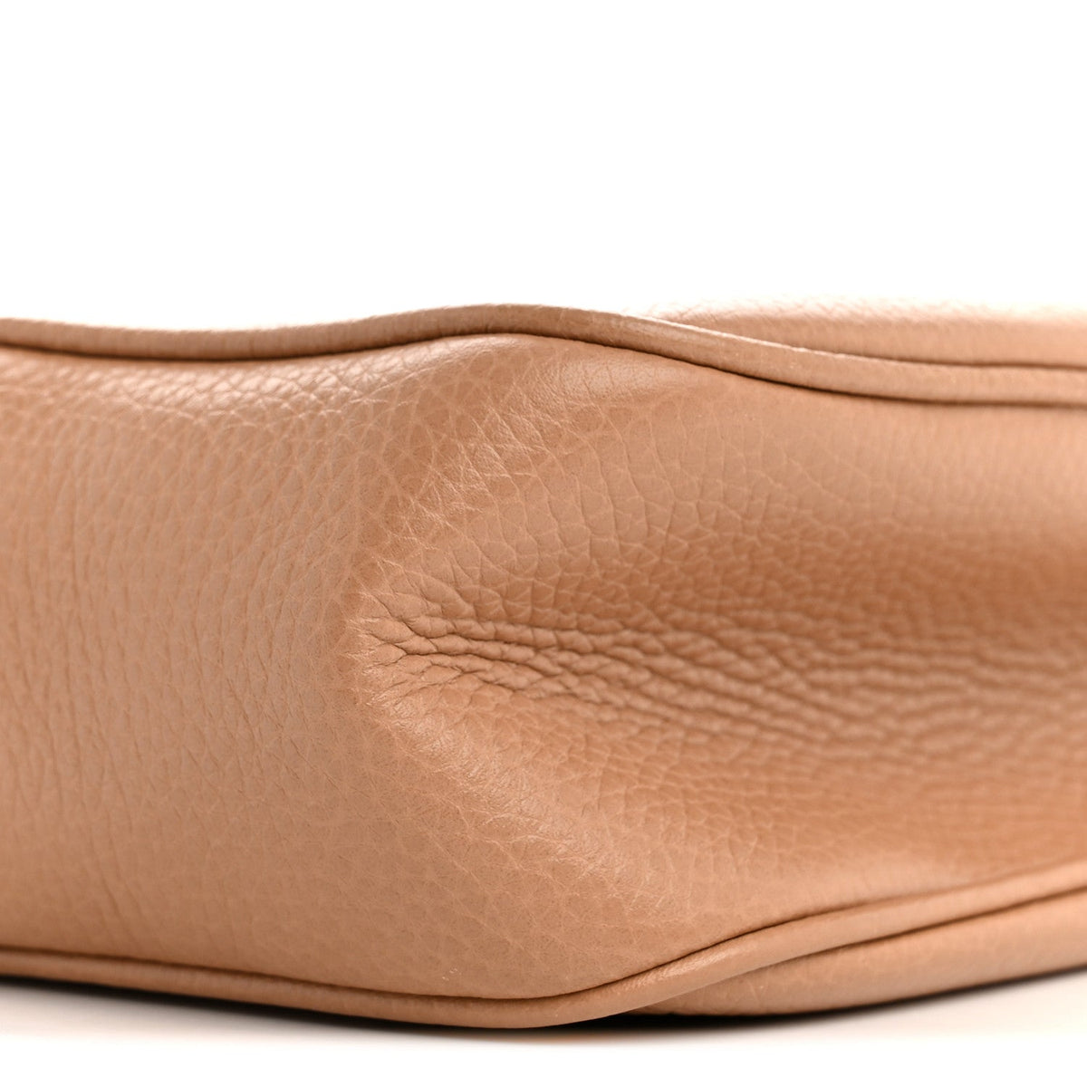 Pebbled Calfskin Small Soho Disco Bag Camelia product image 9, provided for visual reference and product detail review