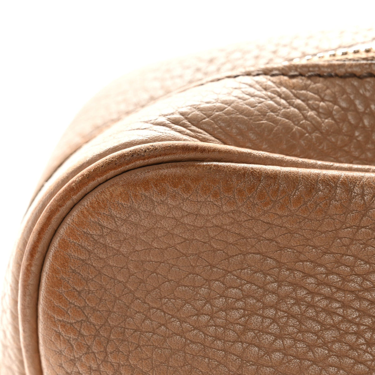 Pebbled Calfskin Small Soho Disco Bag Camelia product image 15, provided for visual reference and product detail review