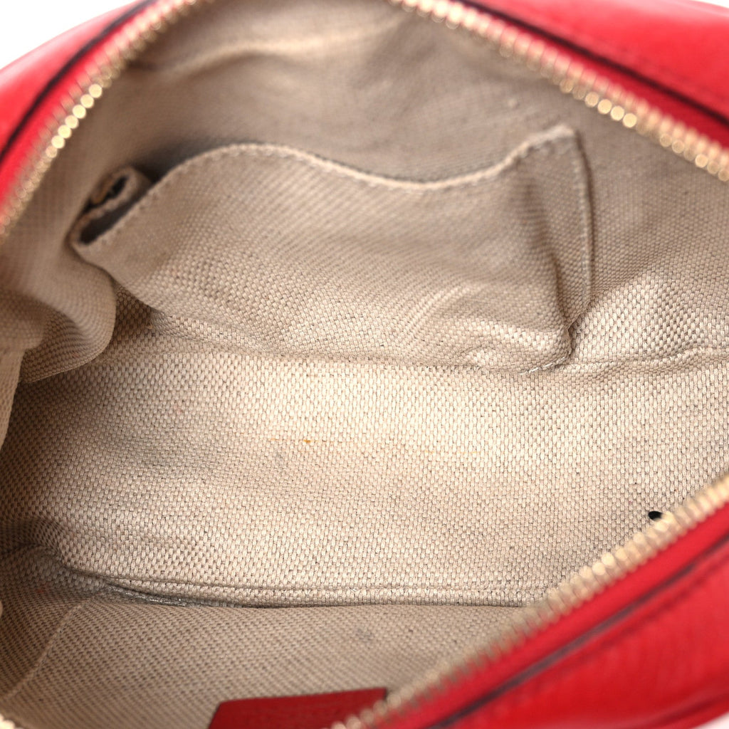 Pebbled Calfskin Small Soho Disco Bag Vibrant Red product image 5, provided for visual reference and product detail review