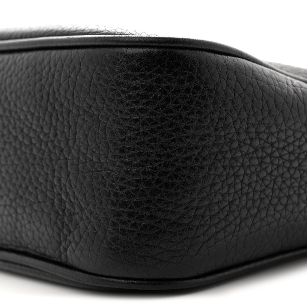 Pebbled Calfskin Small Soho Disco Bag Black product image 10, provided for visual reference and product detail review