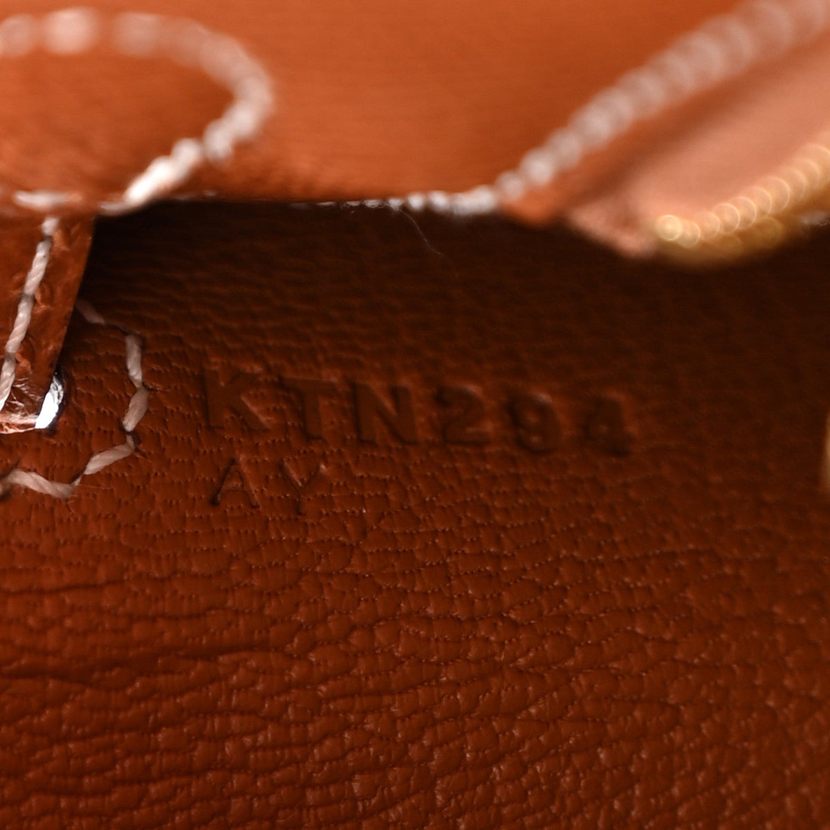 Taurillon Clemence BIRKIN 35 Gold product image 7, provided for visual reference and product detail review