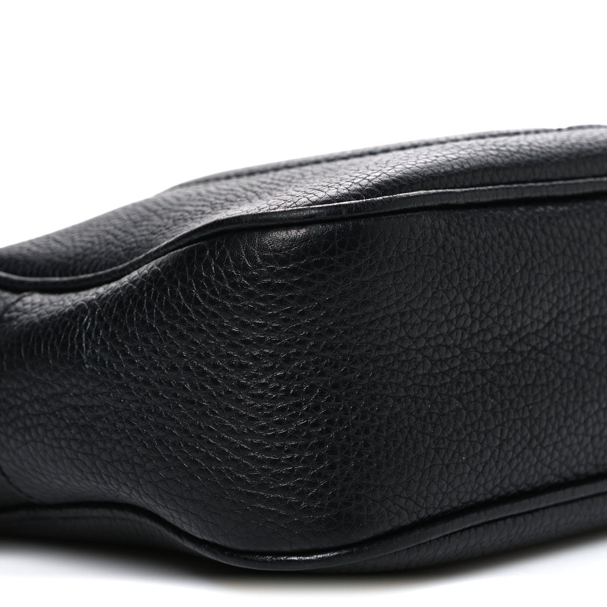 Pebbled Calfskin Small Soho Disco Bag Black product image 8, provided for visual reference and product detail review
