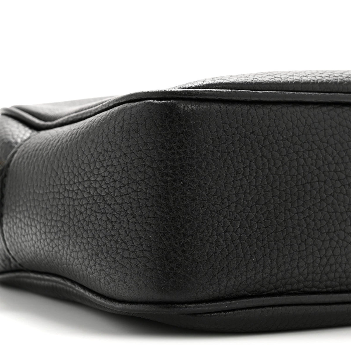 Pebbled Calfskin Small Soho Disco Bag Black product image 9, provided for visual reference and product detail review