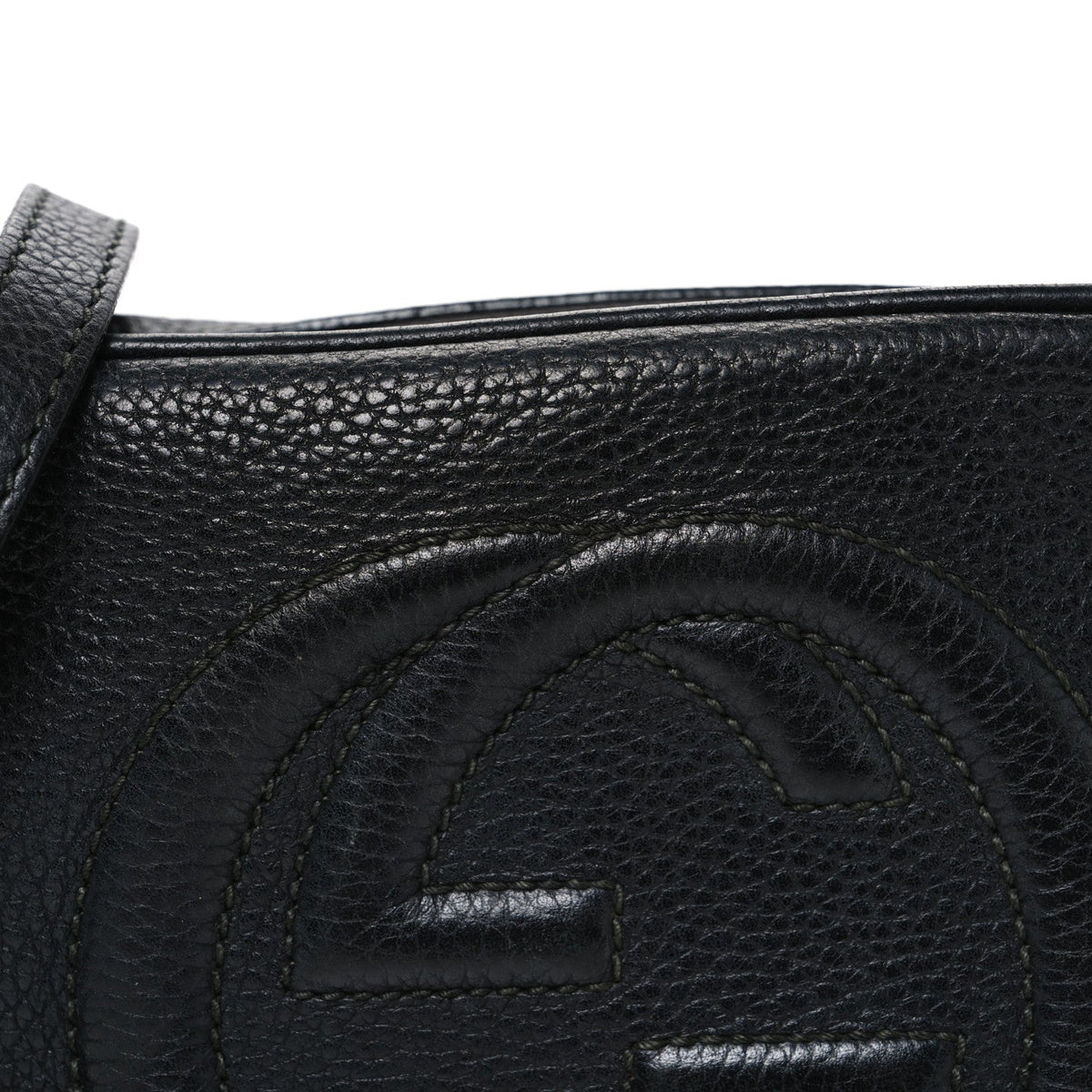 Pebbled Calfskin Small Soho Disco Bag Black product image 8, provided for visual reference and product detail review