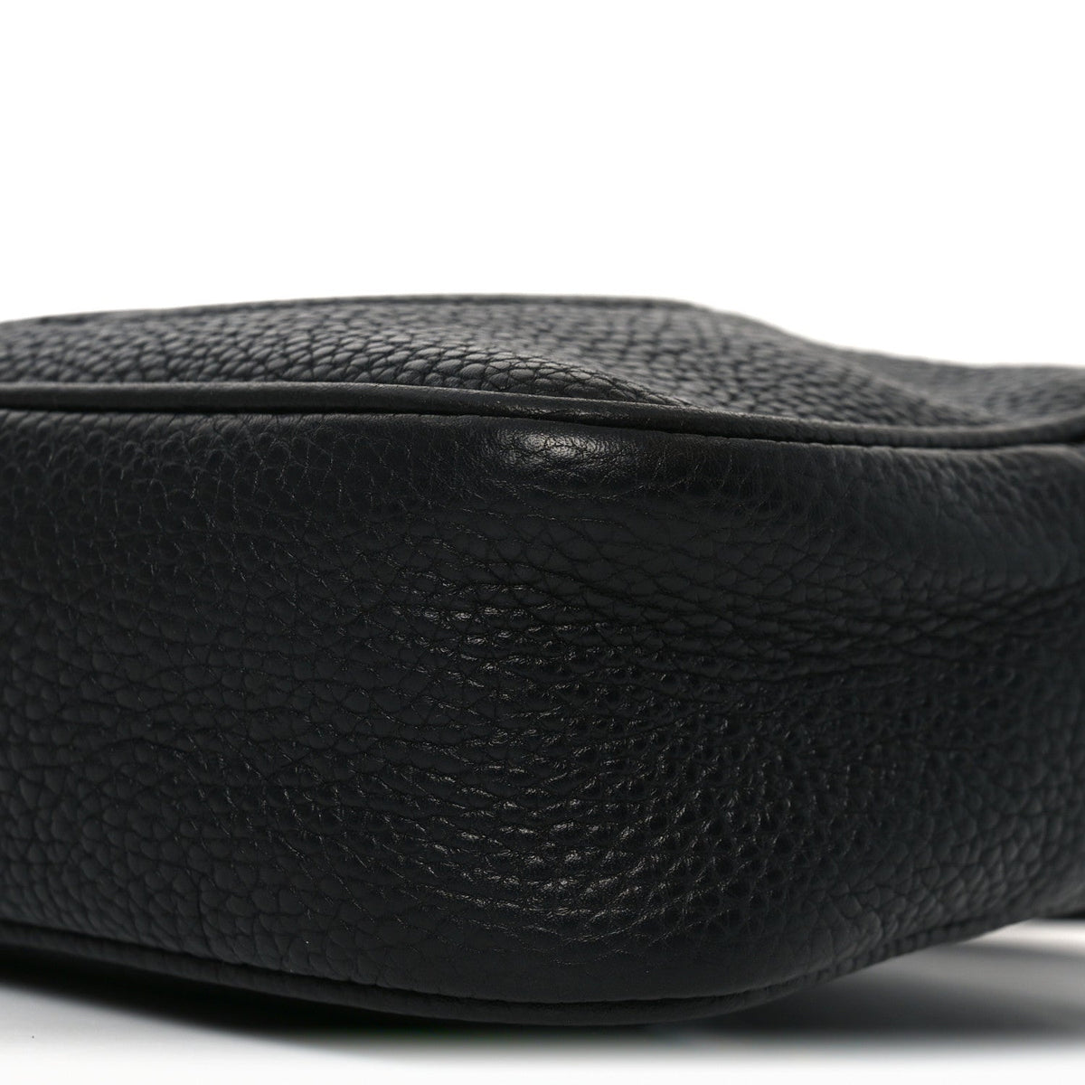 Pebbled Calfskin Small Soho Disco Bag Black product image 10, provided for visual reference and product detail review