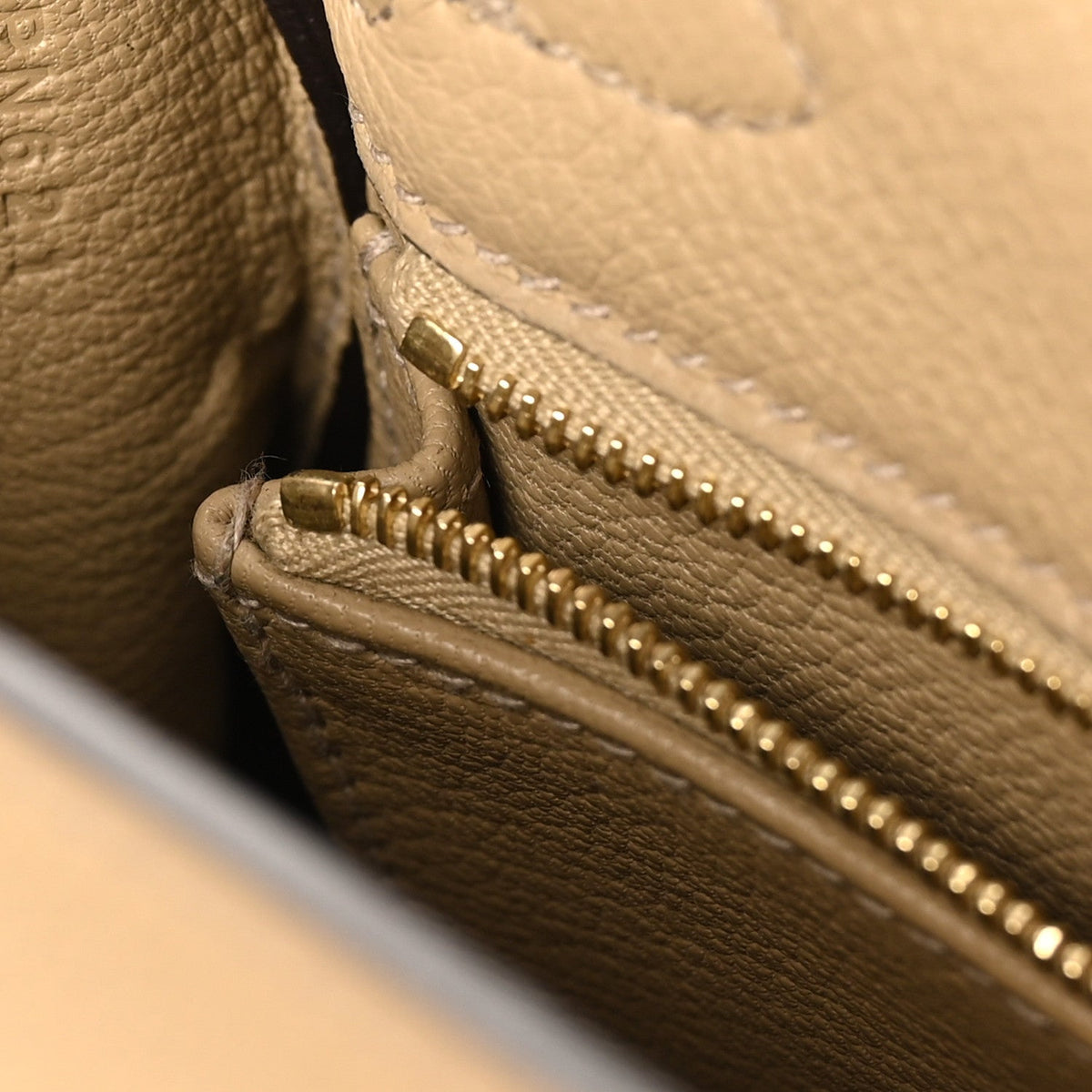 Togo Kelly Retourne 25 Trench product image 6, provided for visual reference and product detail review