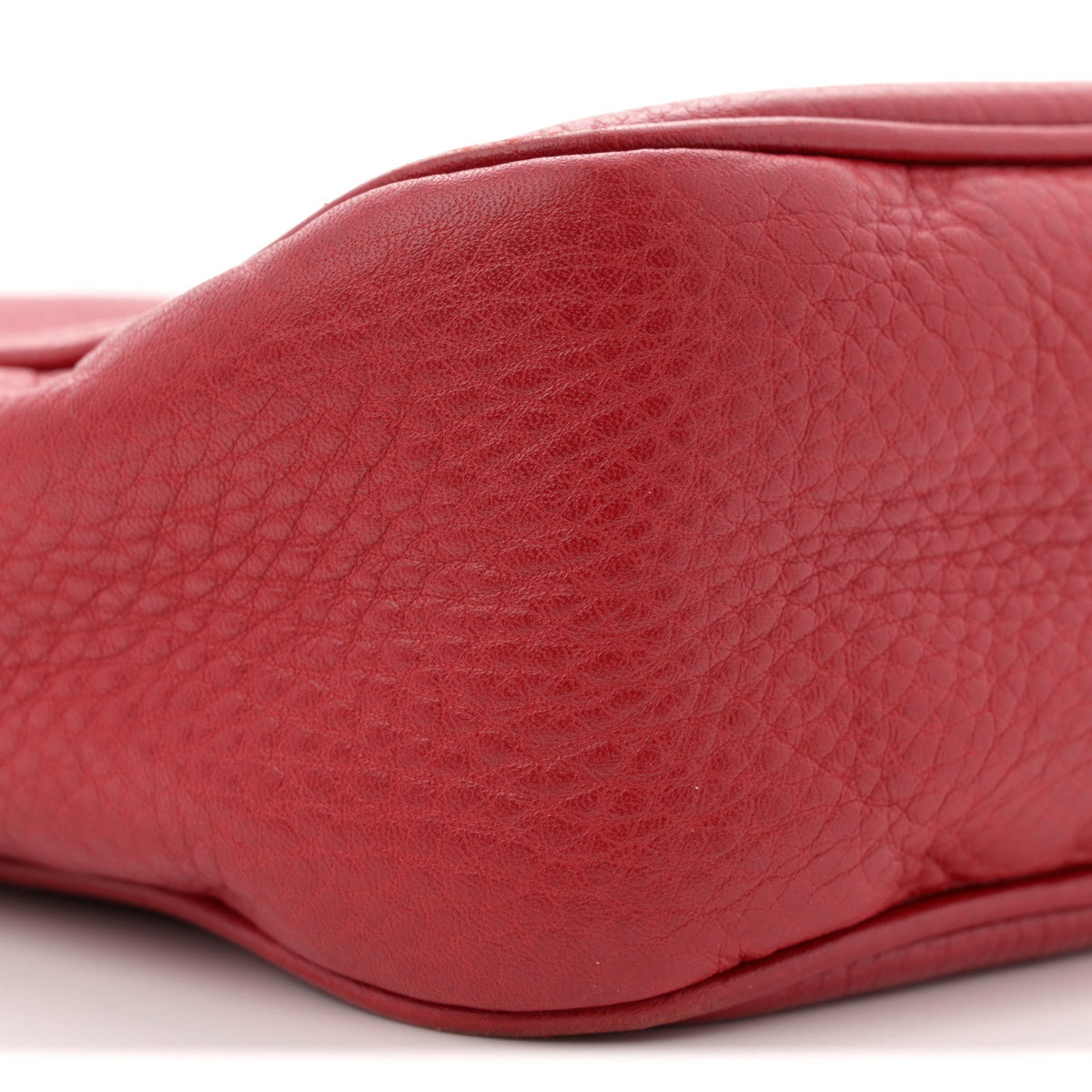 Pebbled Calfskin Small Soho Disco Bag Vibrant Red product image 9, provided for visual reference and product detail review