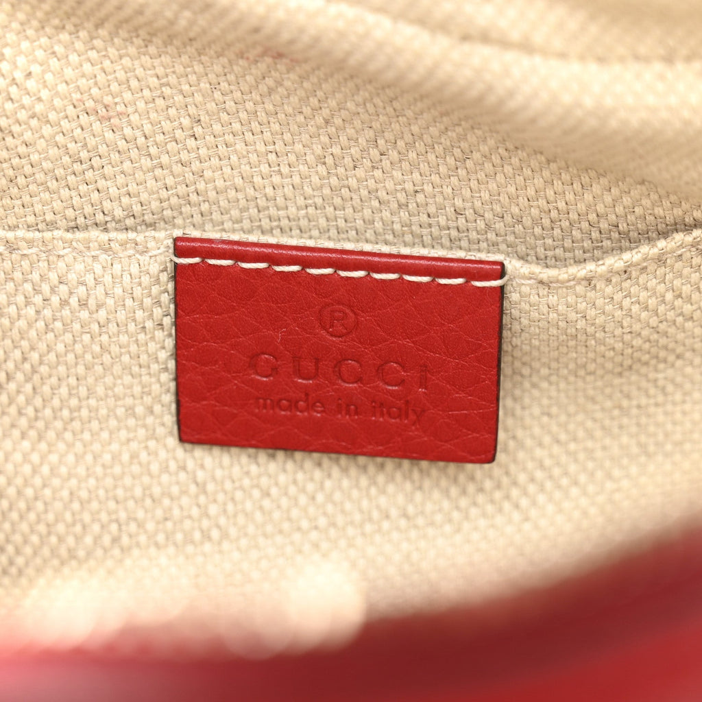 Pebbled Calfskin Small Soho Disco Bag Tabasco Red product image 6, provided for visual reference and product detail review