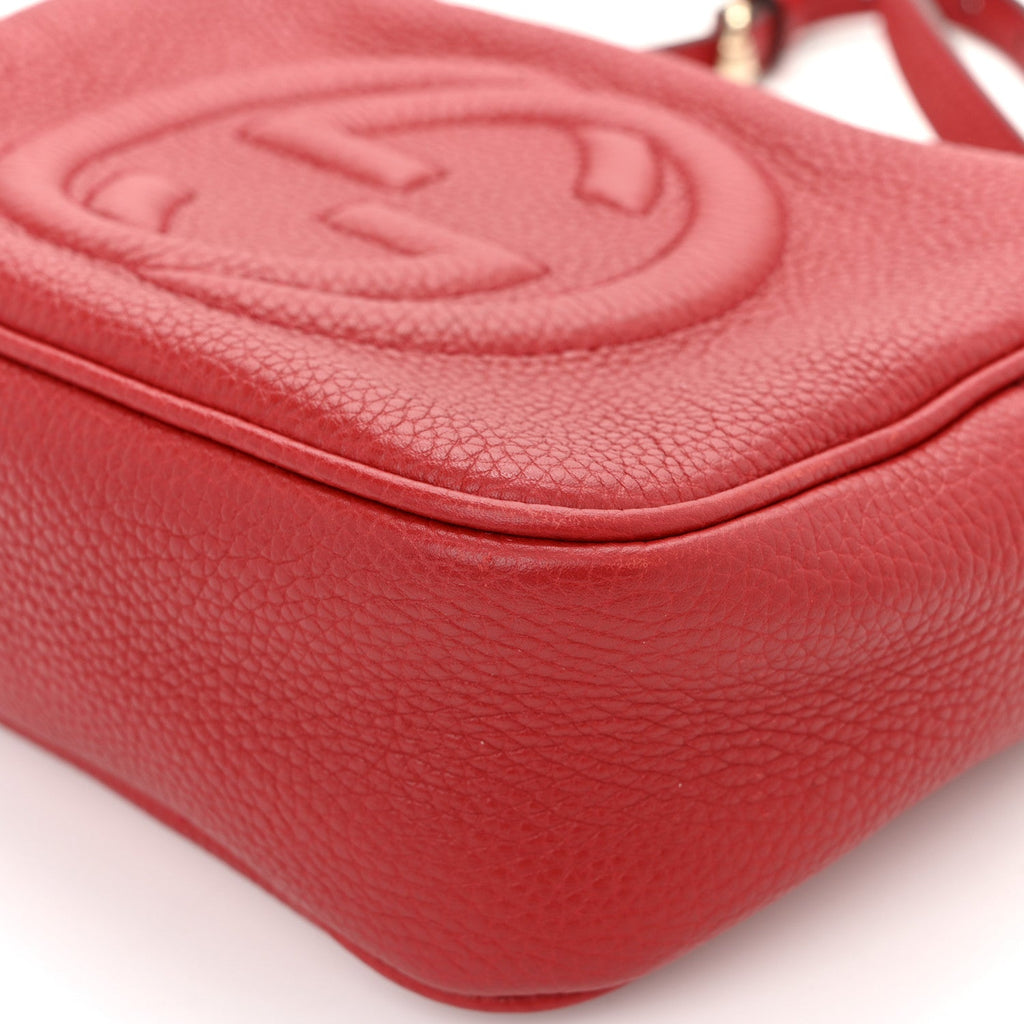 Pebbled Calfskin Small Soho Disco Bag Tabasco Red product image 12, provided for visual reference and product detail review