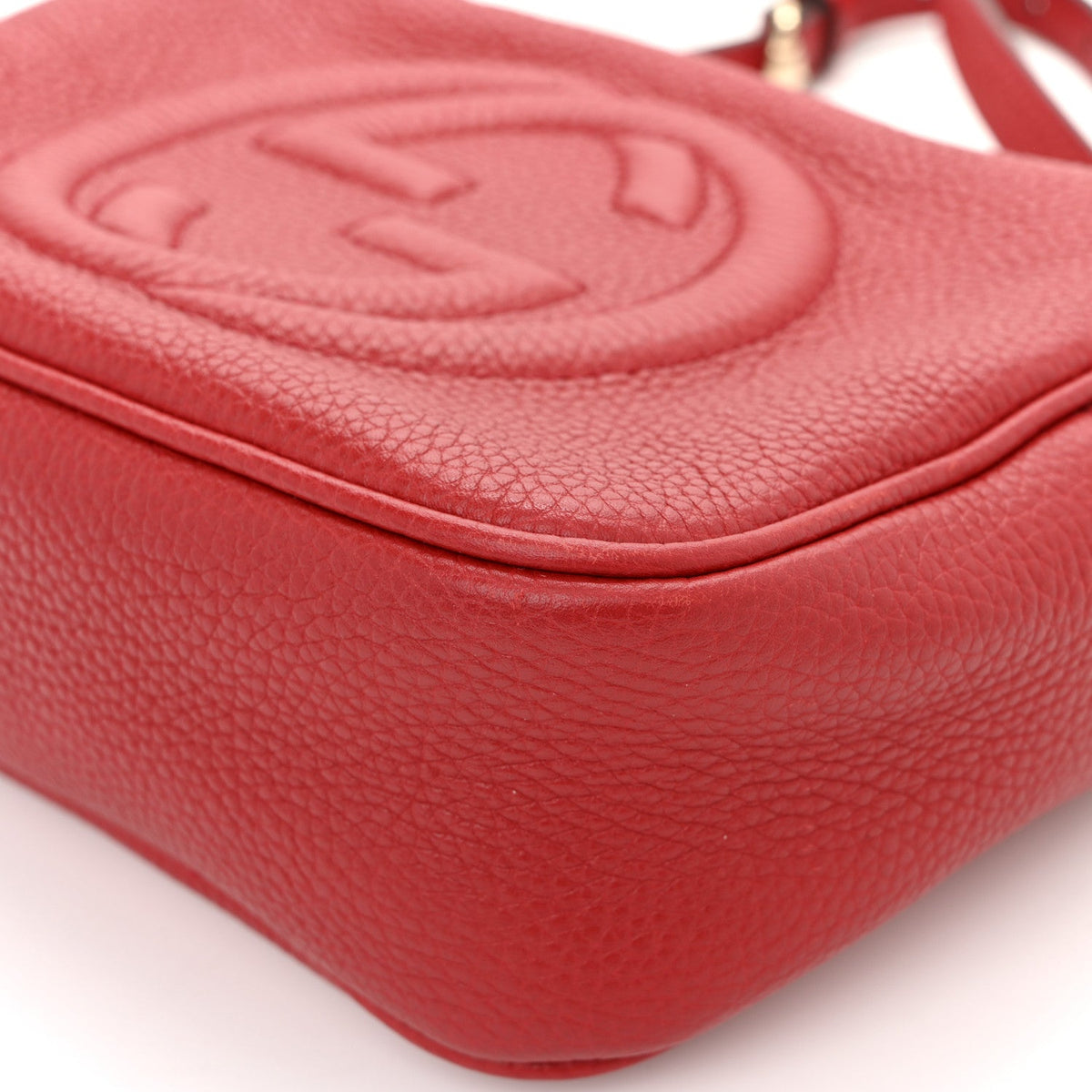 Pebbled Calfskin Small Soho Disco Bag Tabasco Red product image 12, provided for visual reference and product detail review