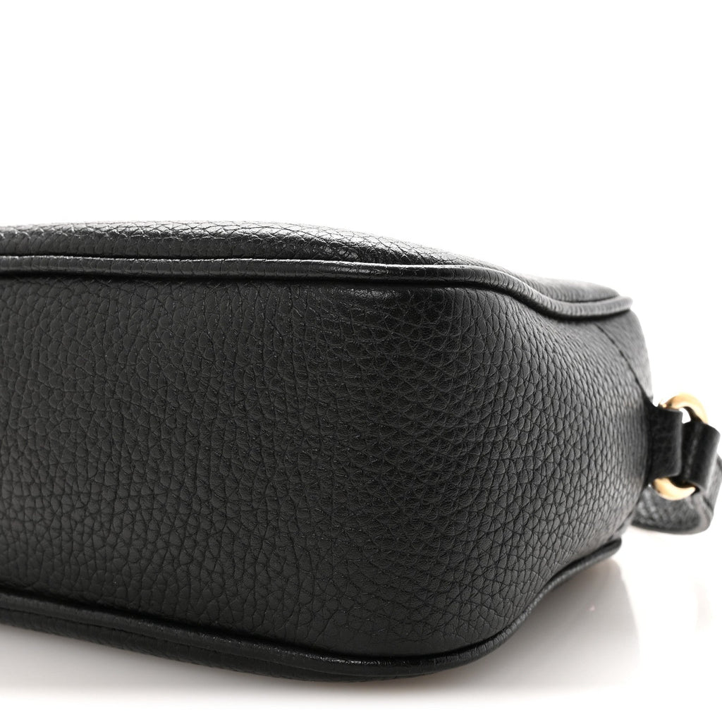 Pebbled Calfskin Small Soho Disco Bag Black product image 10, provided for visual reference and product detail review