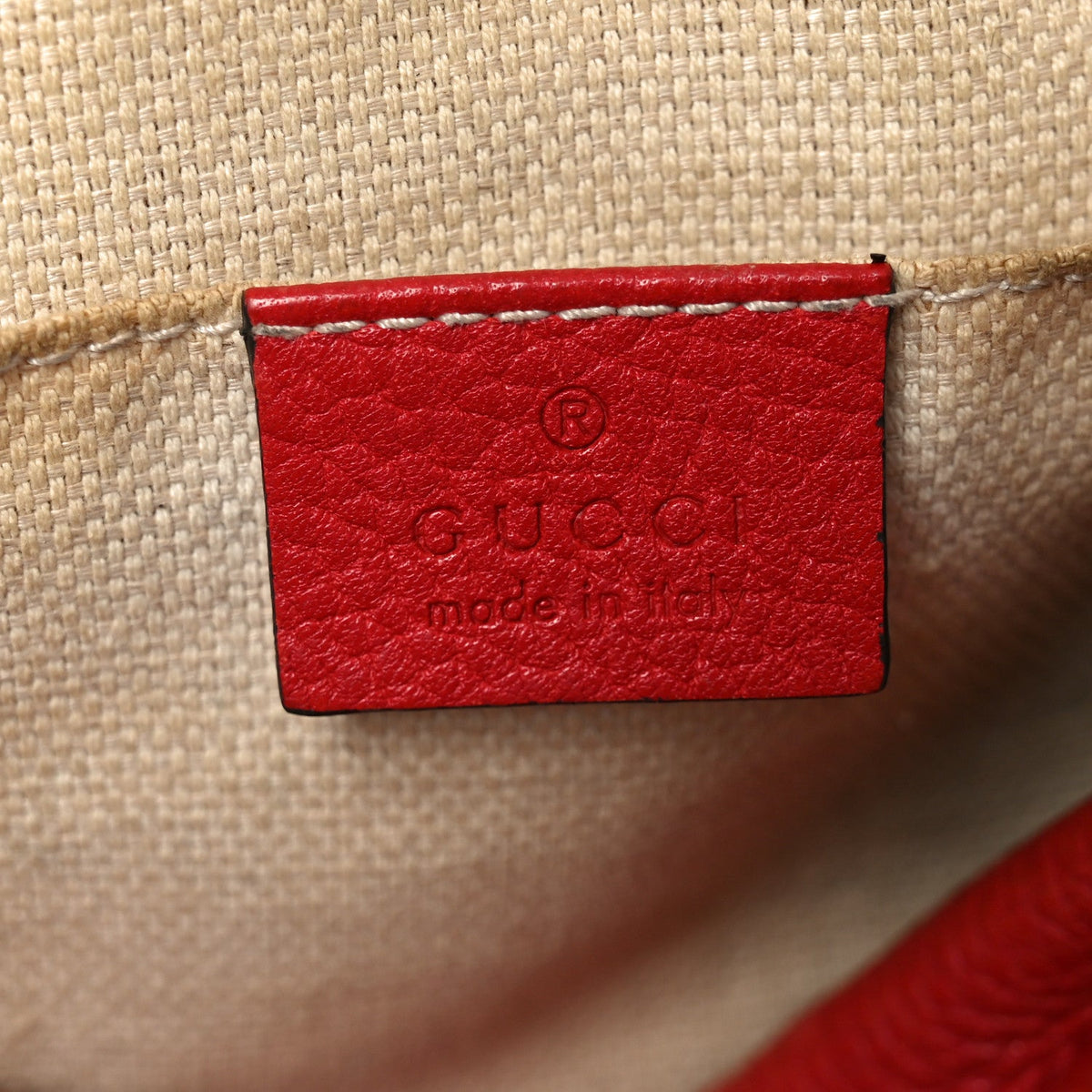 Pebbled Calfskin Small Soho Disco Bag Tabasco Red product image 5, provided for visual reference and product detail review