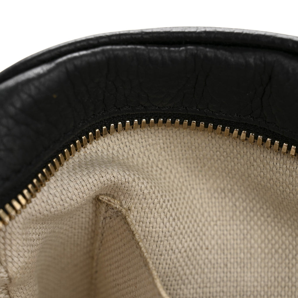 Pebbled Calfskin Small Soho Disco Bag Black product image 11, provided for visual reference and product detail review