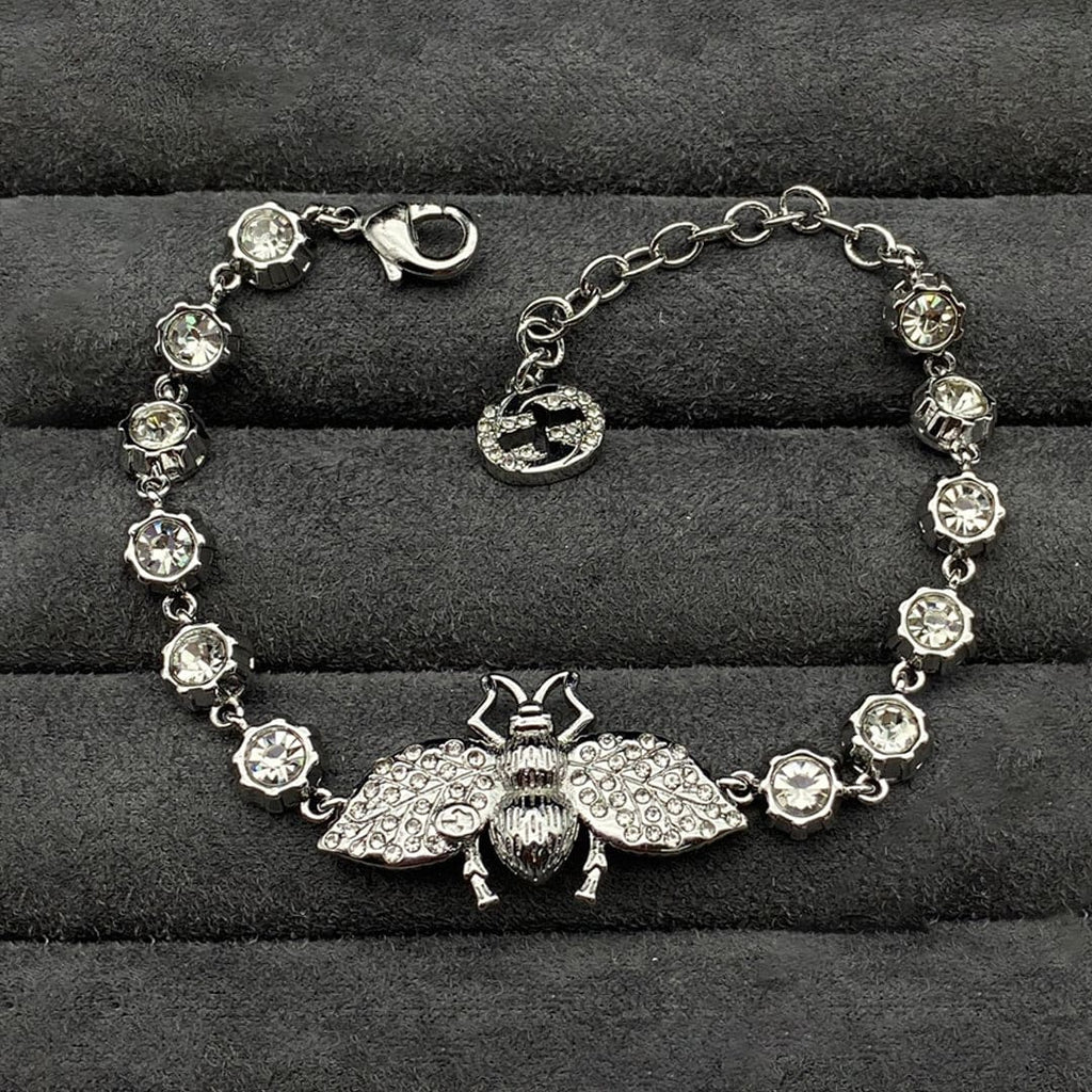 Double Gucci Interlocking Gucci Bee Crystals Bracelet product image 1, provided for visual reference and product detail