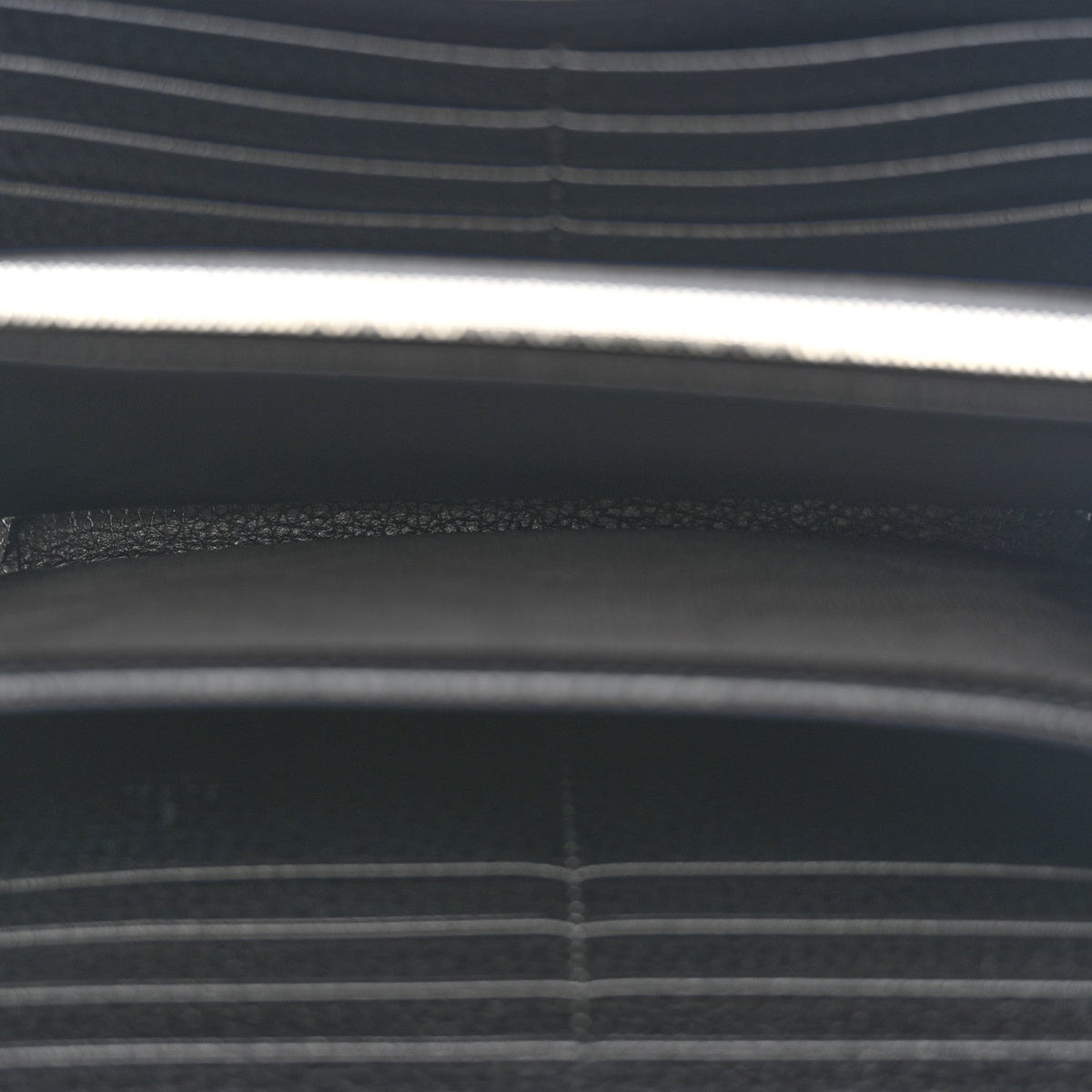 Calfskin Mini Dionysus Chain Wallet Black product image 5, provided for visual reference and product detail review
