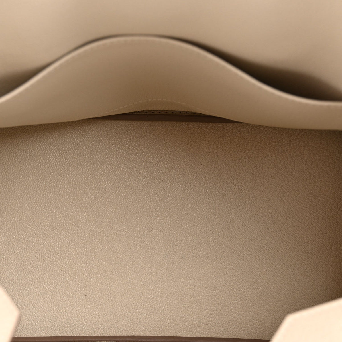 Taurillon Clemence Birkin 30 Craie product image 5, provided for visual reference and product detail review