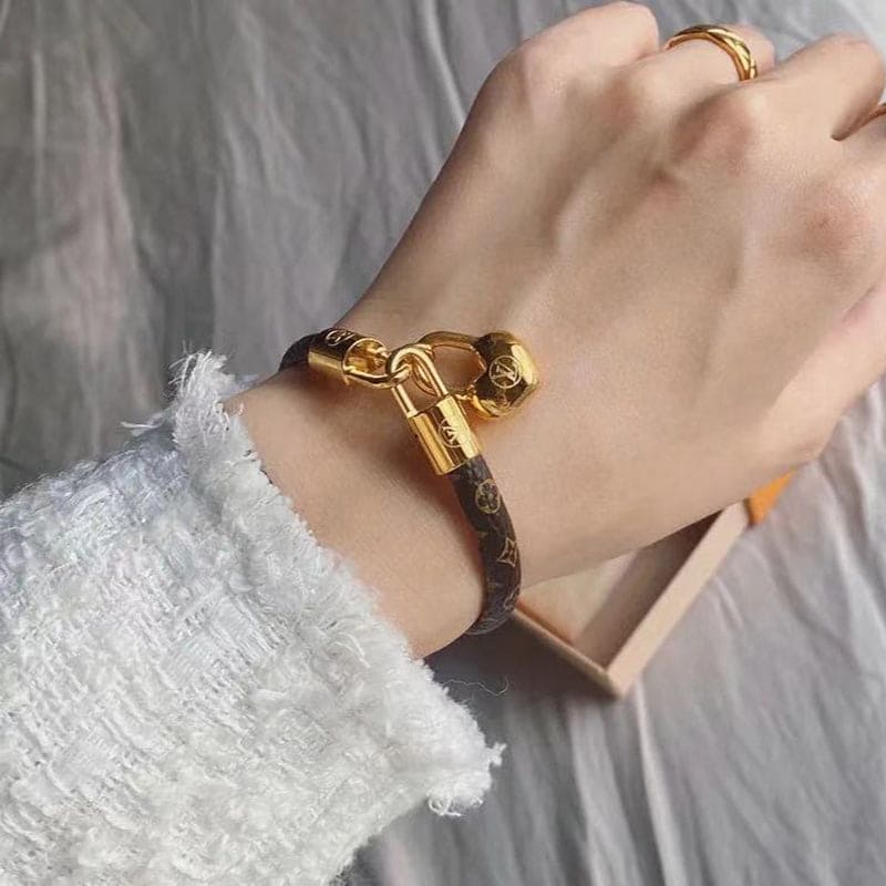 Louis Vuitton Crazy In Lock Charm 18K Gold Bracelet product image 2, provided for visual reference and product detail review