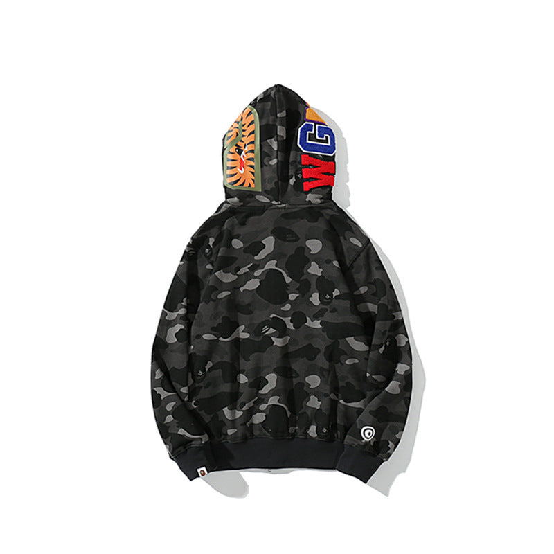 Bathing Ape Camouflage Sweater Autumn and Winter Coat product image 3, provided for visual reference and product detail