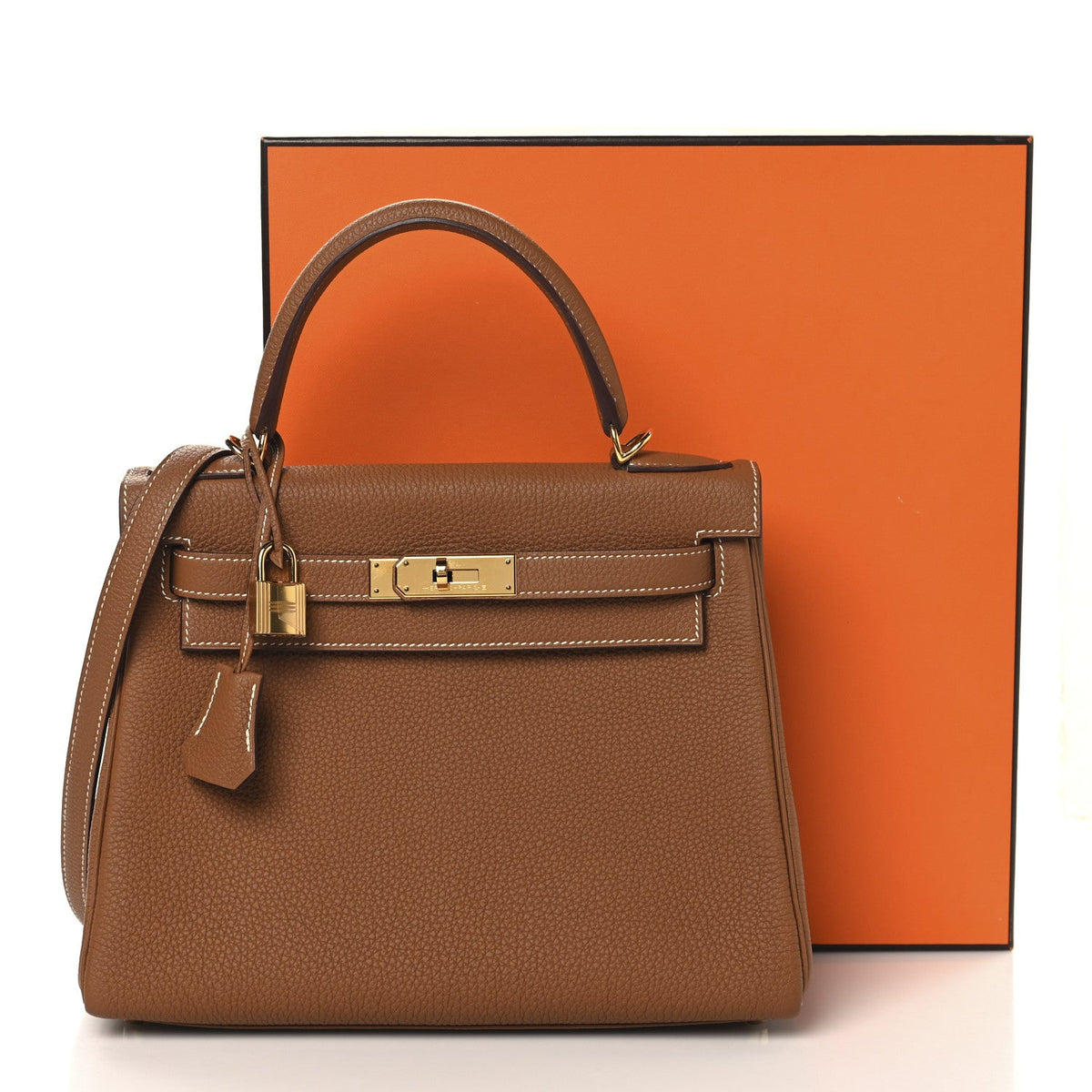 Togo Kelly Retourne 28 Gold product image 13, provided for visual reference and product detail review