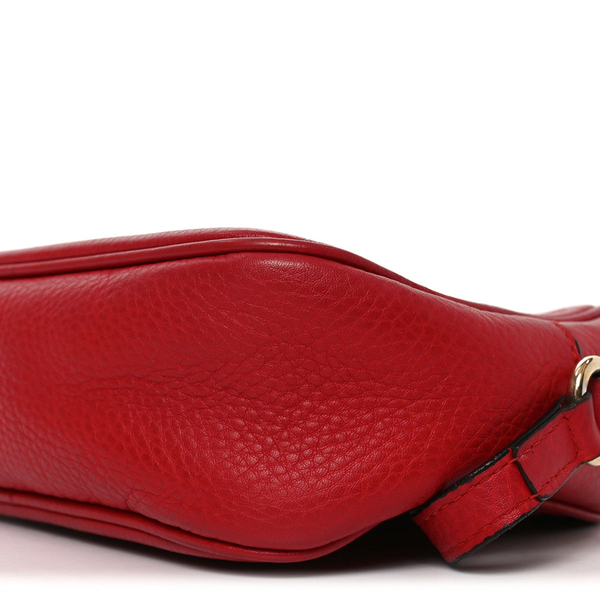 Pebbled Calfskin Small Soho Disco Bag Tabasco Red product image 9, provided for visual reference and product detail review