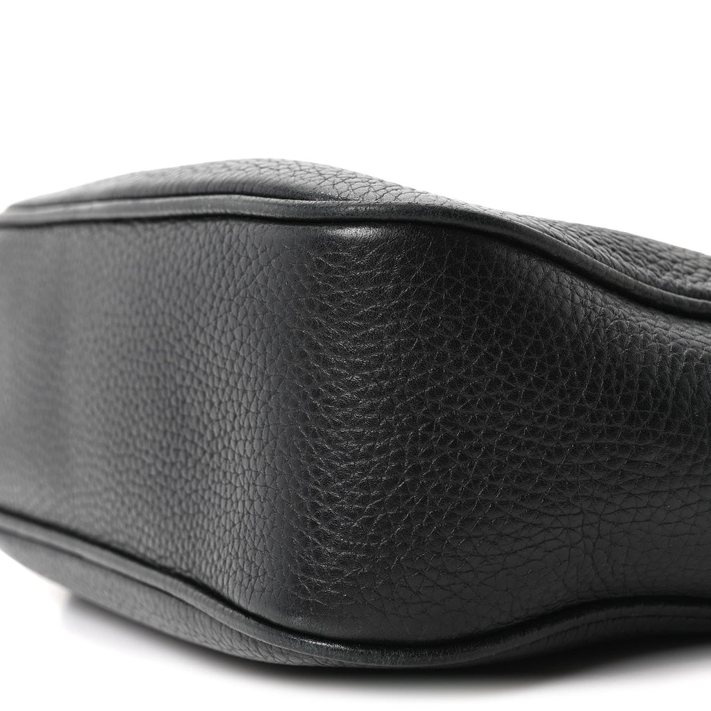 Pebbled Calfskin Small Soho Disco Bag Black product image 10, provided for visual reference and product detail review
