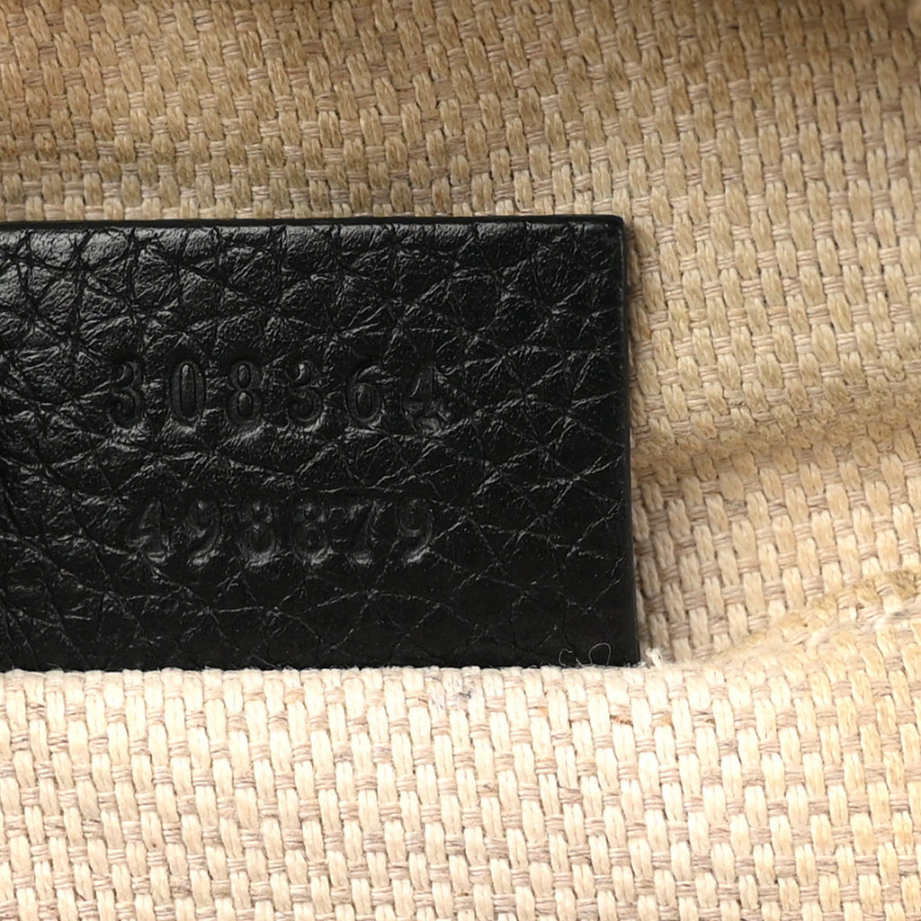 Pebbled Calfskin Small Soho Disco Bag Black product image 7, provided for visual reference and product detail review