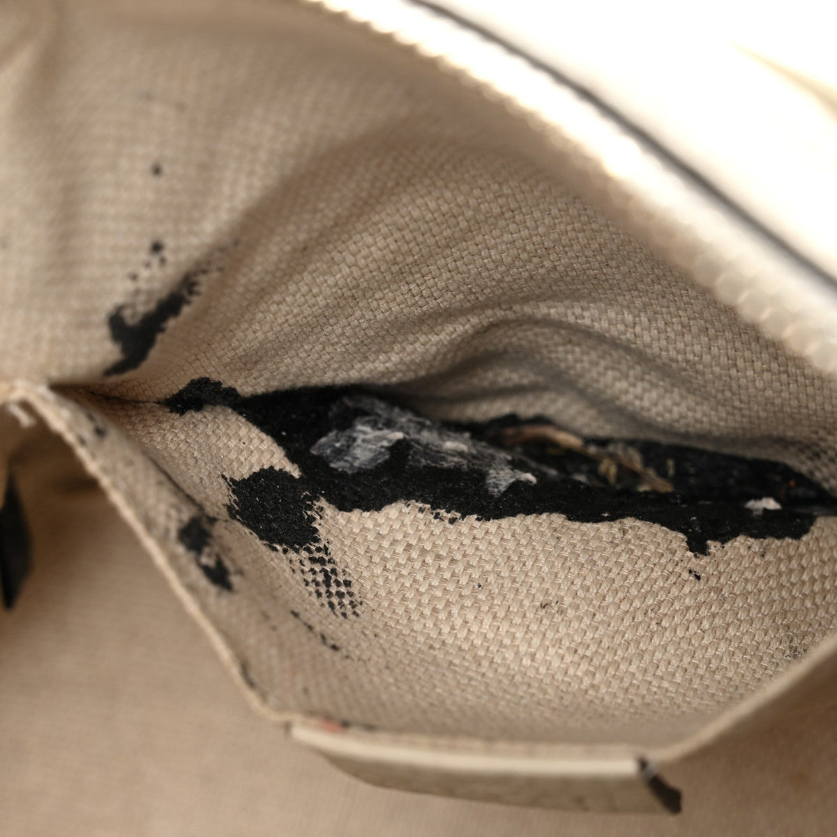 Pebbled Calfskin Small Soho Disco Bag Off White product image 11, provided for visual reference and product detail review