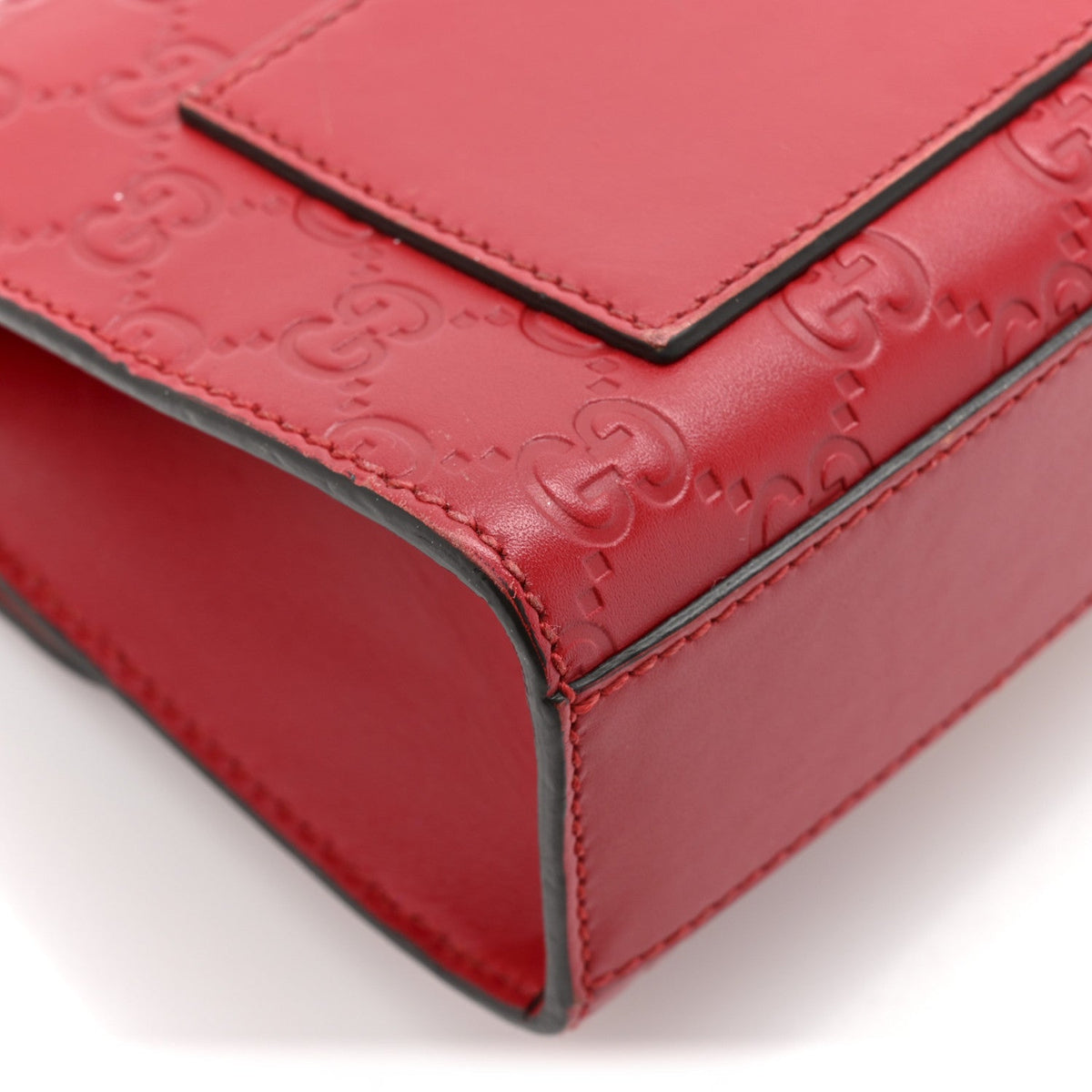 Guccissima Small Padlock Shoulder Bag Hibiscus Red product image 11, provided for visual reference and product detail review