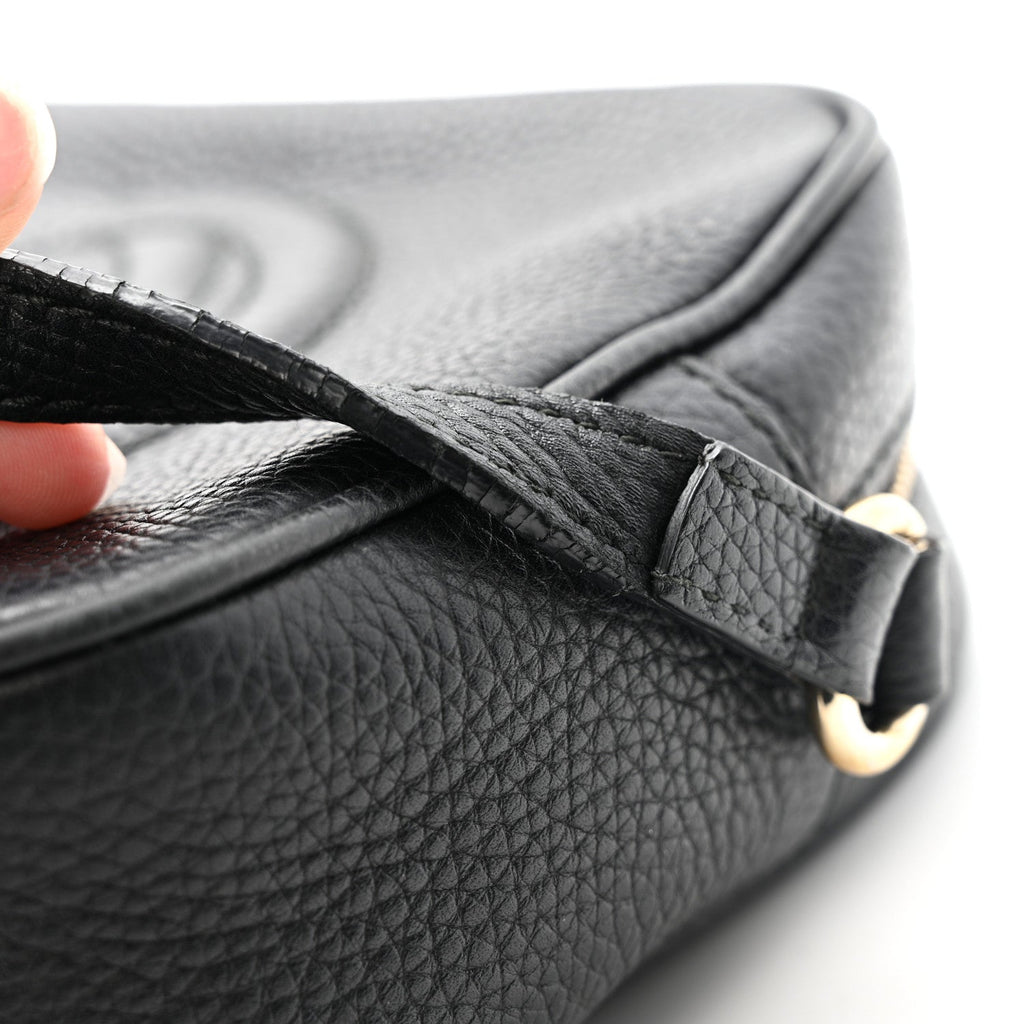Pebbled Calfskin Small Soho Disco Bag Black product image 15, provided for visual reference and product detail review