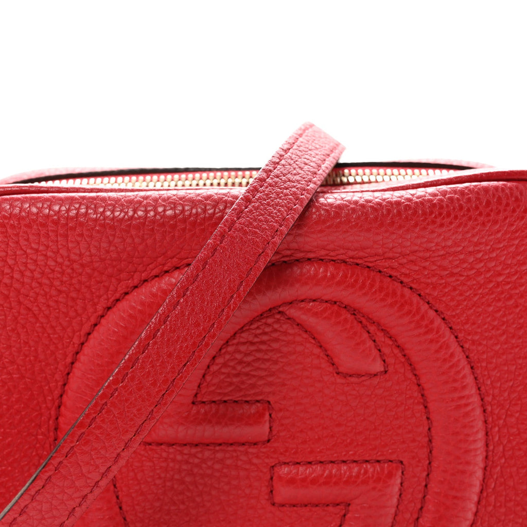Pebbled Calfskin Small Soho Disco Bag Tabasco Red product image 8, provided for visual reference and product detail review