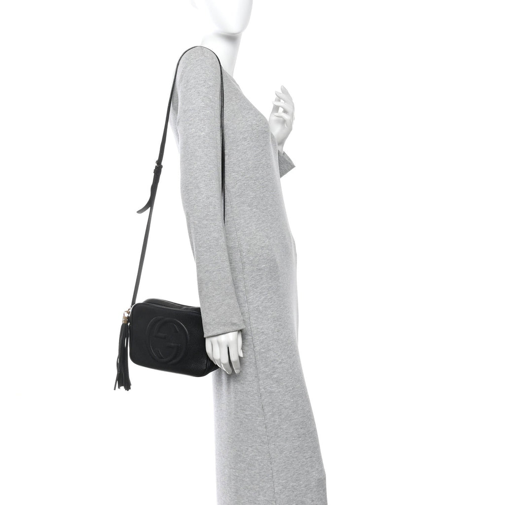 Pebbled Calfskin Small Soho Disco Bag Black product image 2, provided for visual reference and product detail review