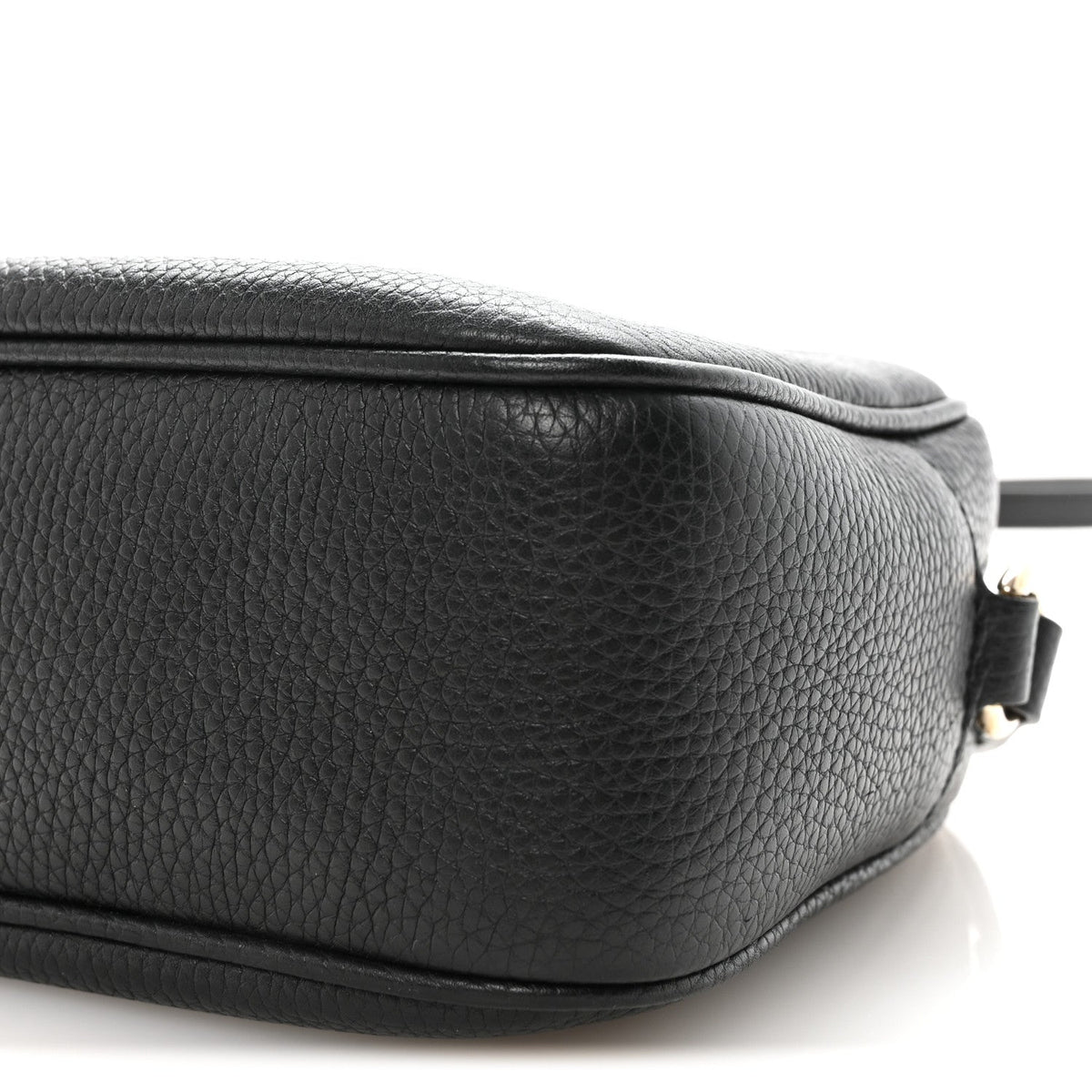 Pebbled Calfskin Small Soho Disco Bag Black product image 10, provided for visual reference and product detail review