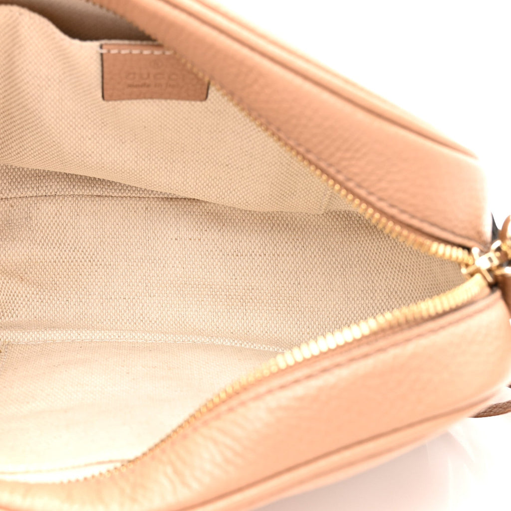 Pebbled Calfskin Small Soho Disco Bag Camelia product image 5, provided for visual reference and product detail review