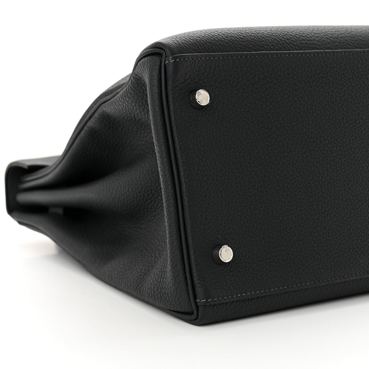 Togo Maxi Kelly Retourne 42 Caban product image 9, provided for visual reference and product detail review