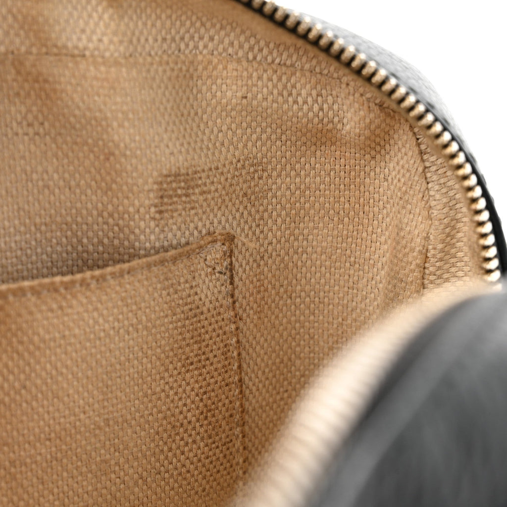 Pebbled Calfskin Small Soho Disco Bag Black product image 8, provided for visual reference and product detail review