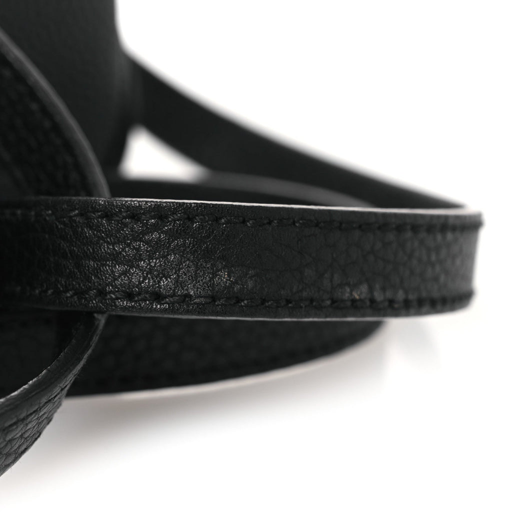 Pebbled Calfskin Small Soho Disco Bag Black product image 12, provided for visual reference and product detail review